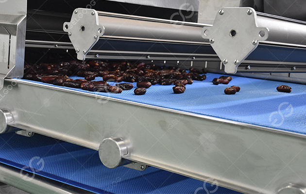 خط إنتاج معالجة التمور.jpg خط إنتاج معالجة التمور.jpg